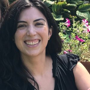 Meet your Posher, Laura